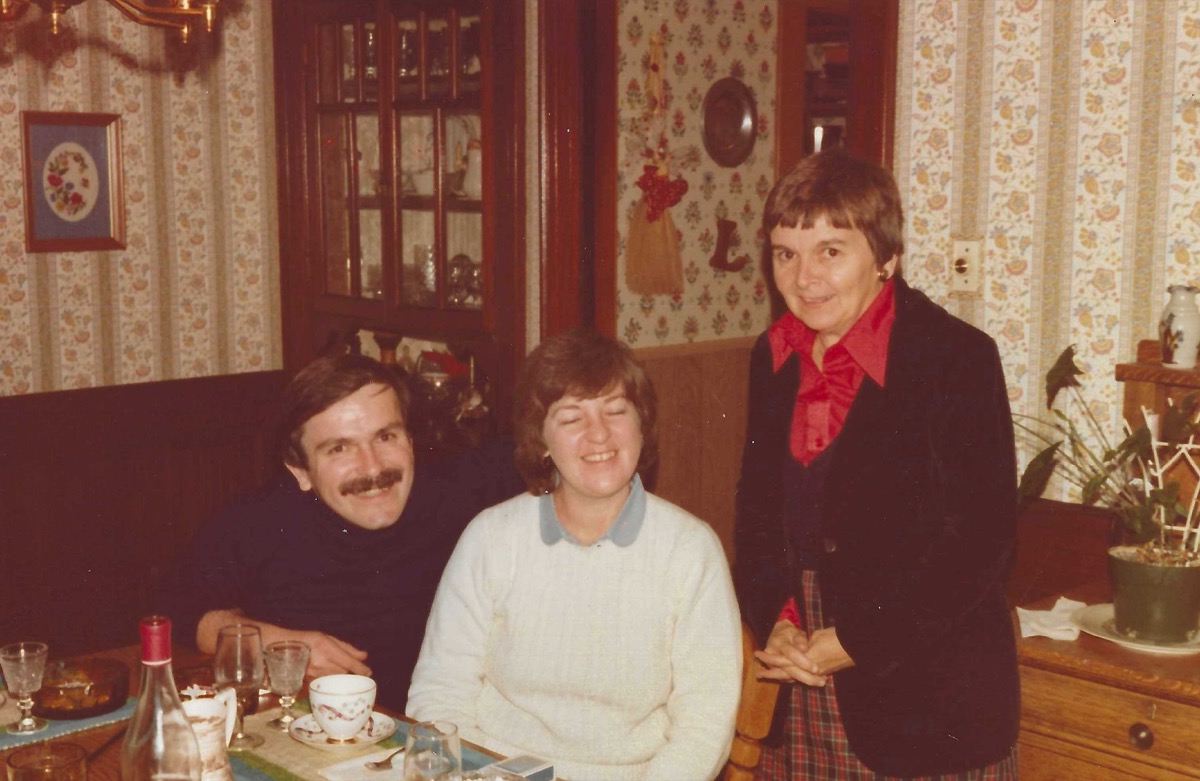 Bill, Maureen and Mom